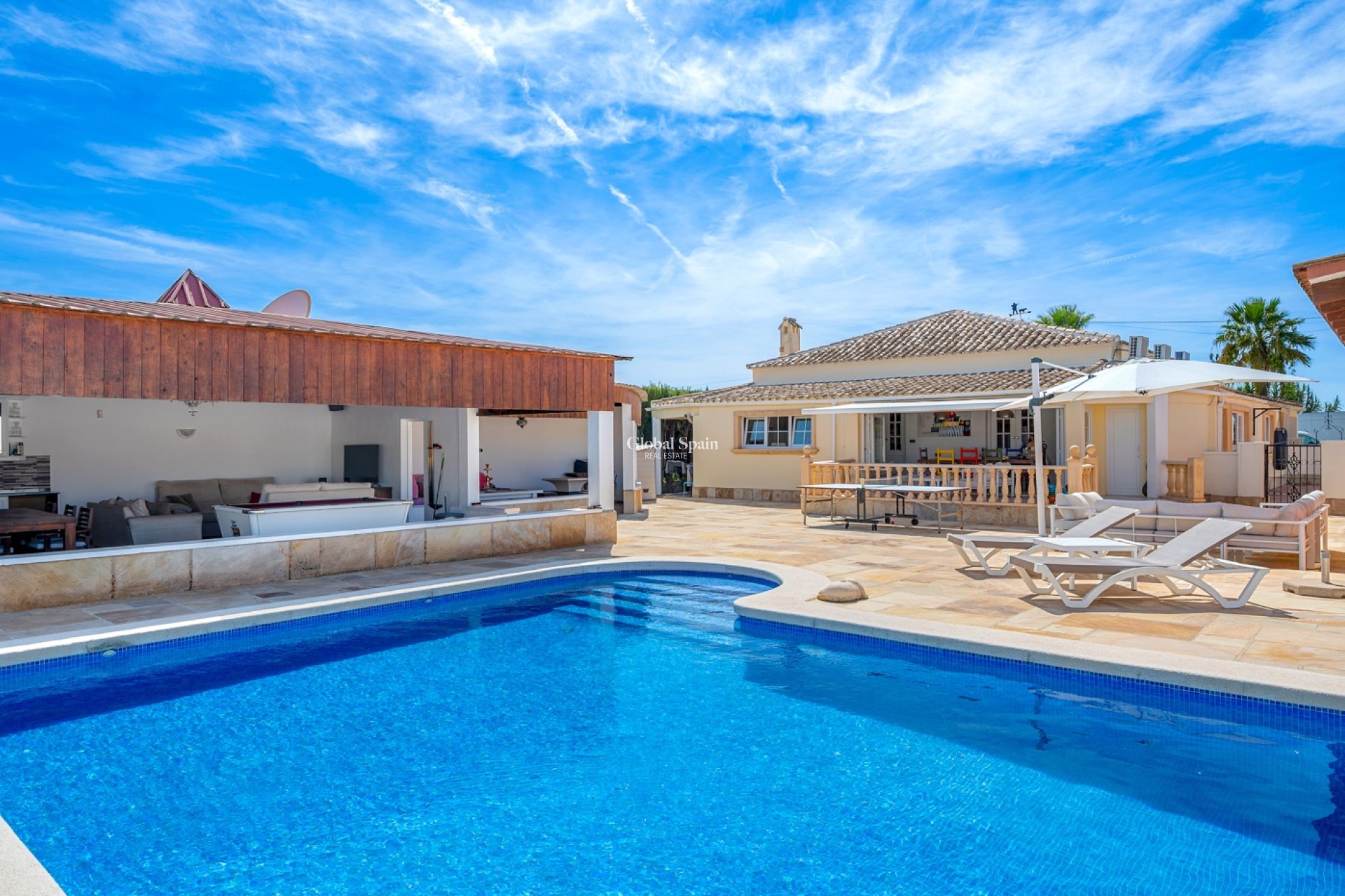 Wiederverkauf - Landimmobilie/Finca -
ALMORADÍ