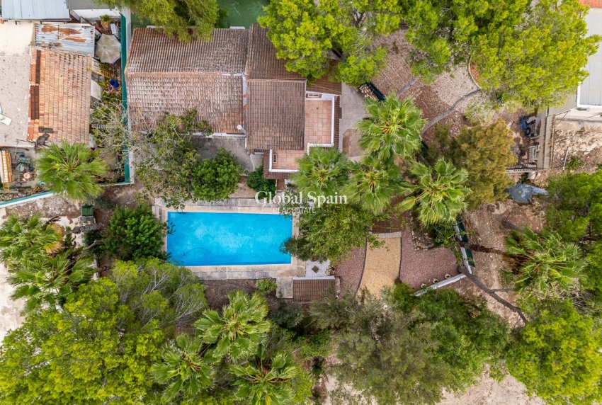 Wiederverkauf - Landimmobilie/Finca -
ORIHUELA - Orihuela