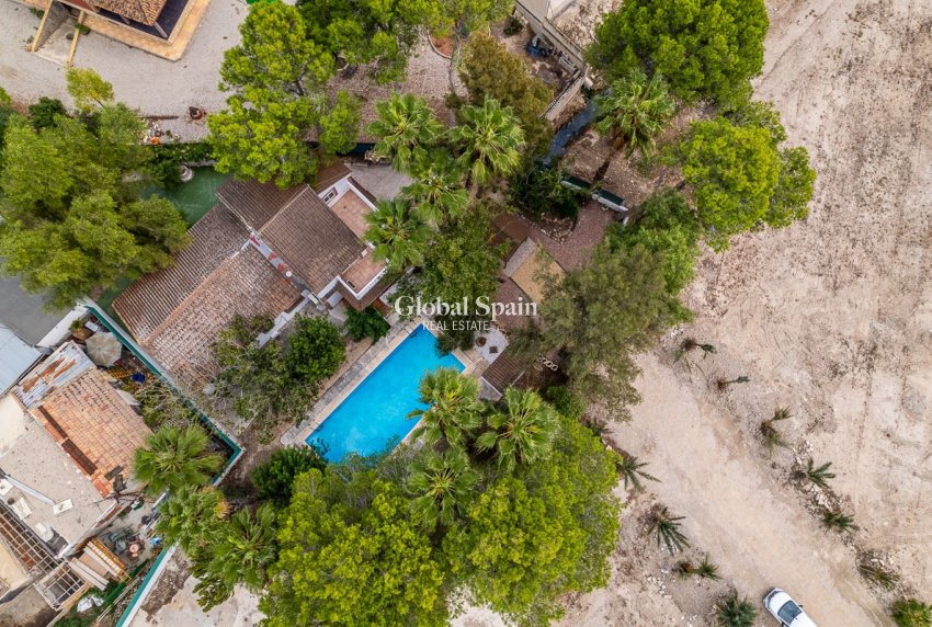 Wiederverkauf - Landimmobilie/Finca -
ORIHUELA - Orihuela