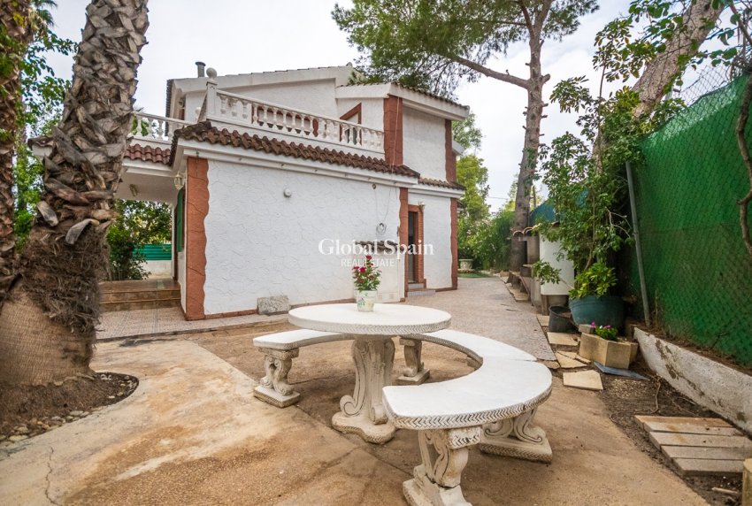 Wiederverkauf - Landimmobilie/Finca -
ORIHUELA - Orihuela