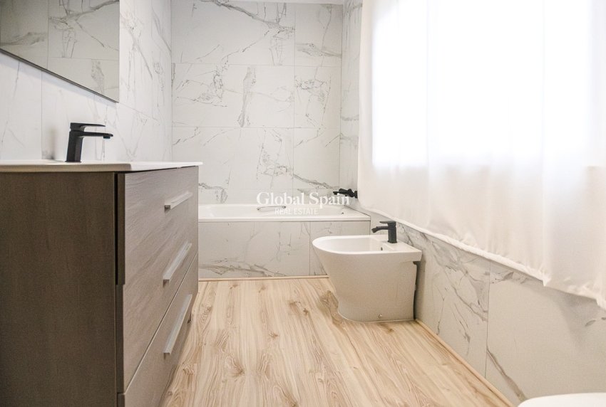 Wiederverkauf - Landimmobilie/Finca -
ORIHUELA