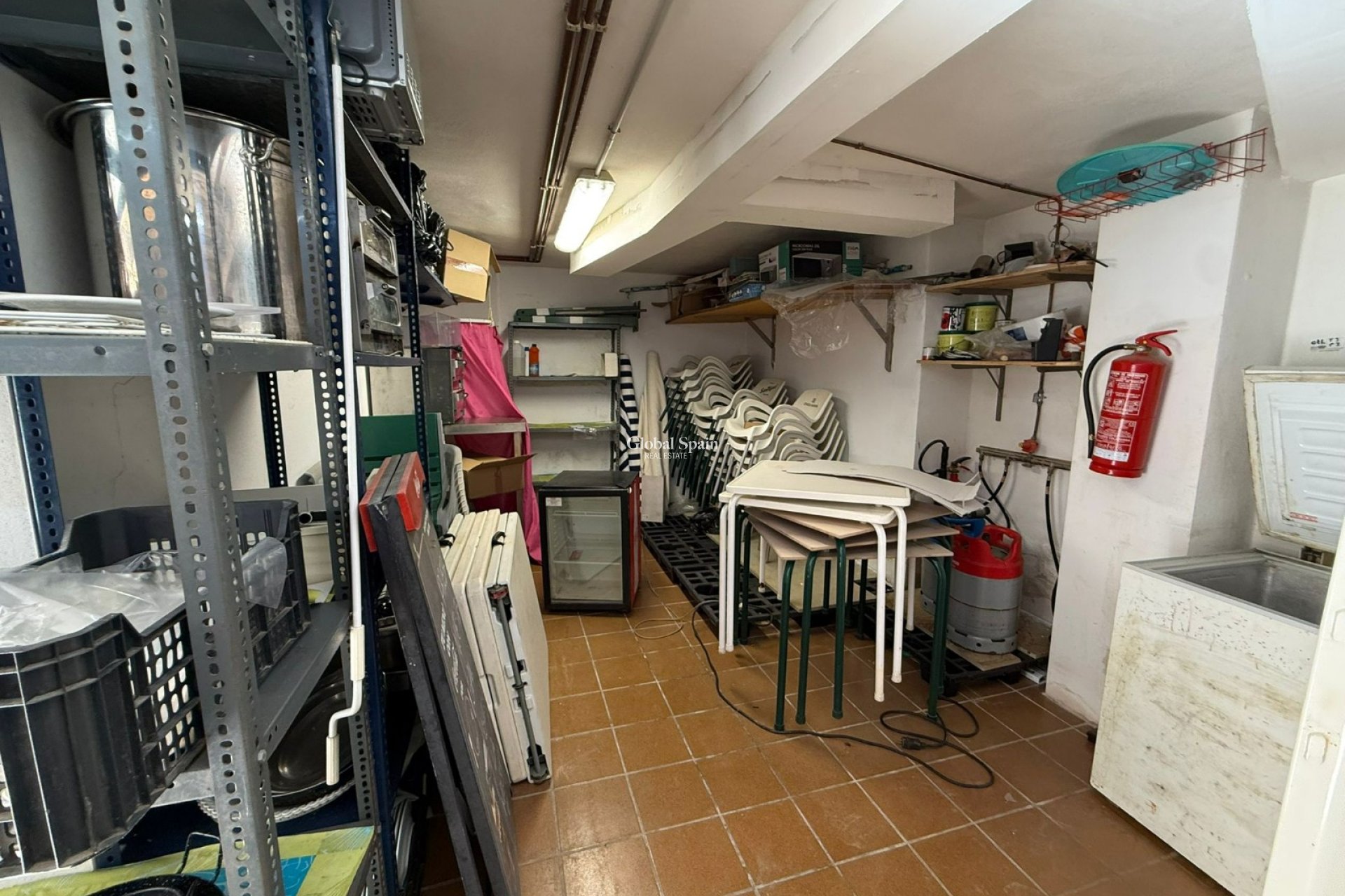 Wiederverkauf - Lokal -
PILES - Playa