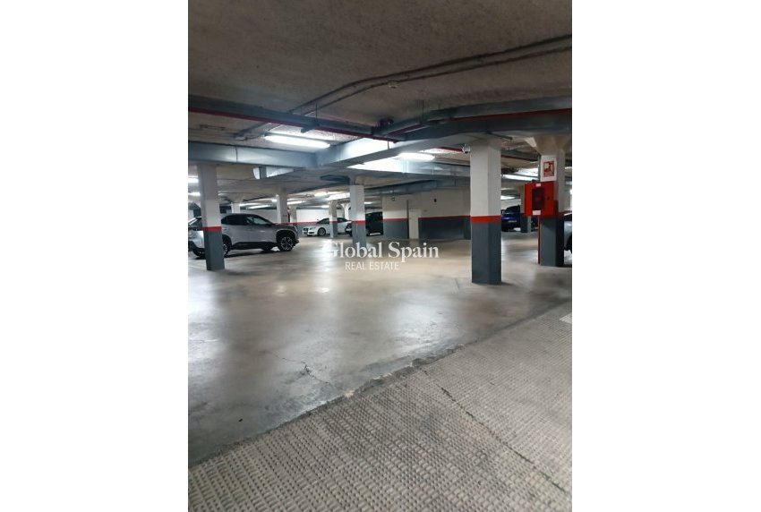 Wiederverkauf - Parking Space / Garage -
VILLAJOYOSA - Cala de Villajoyosa