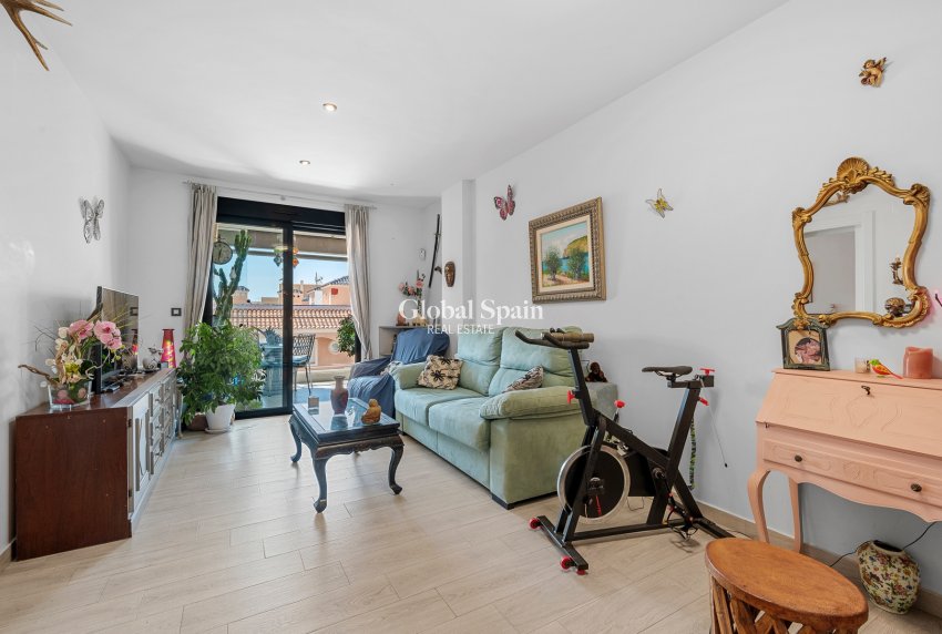 Wiederverkauf - Penthaus -
LA MATA