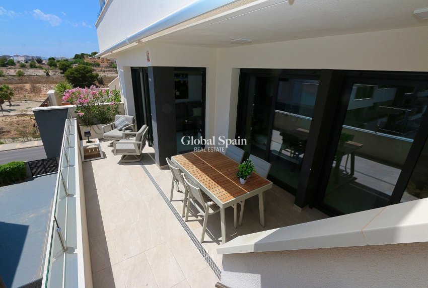 Wiederverkauf - Penthaus -
LOS BALCONES - LOS ALTOS