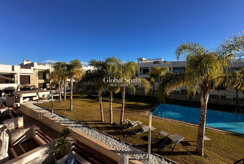 Wiederverkauf - Penthaus -
TORREVIEJA - LOS BALCONES - LOS ALTOS