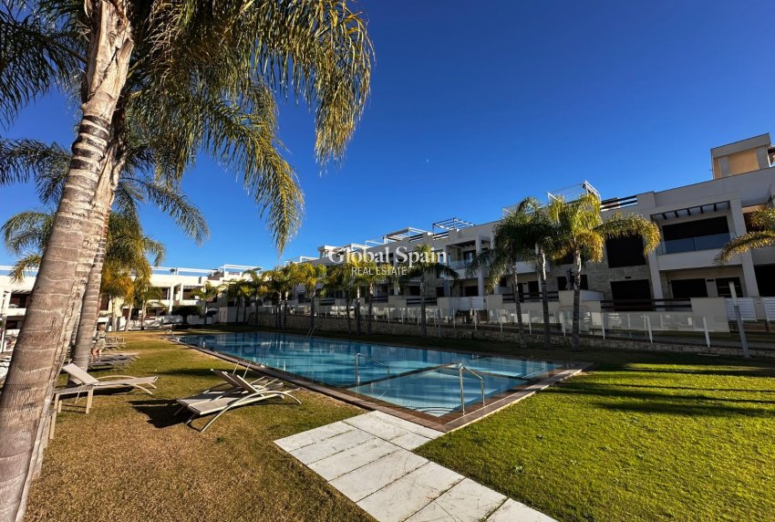 Wiederverkauf - Penthaus -
TORREVIEJA - LOS BALCONES - LOS ALTOS