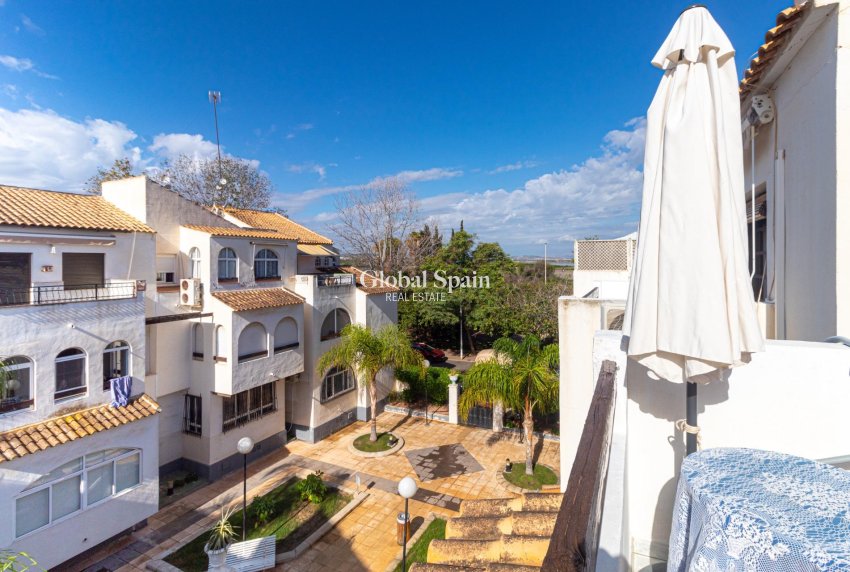 Wiederverkauf - Penthaus -
TORREVIEJA - Playa de los Naufragos