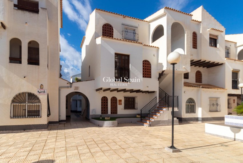 Wiederverkauf - Penthaus -
TORREVIEJA - Playa de los Naufragos