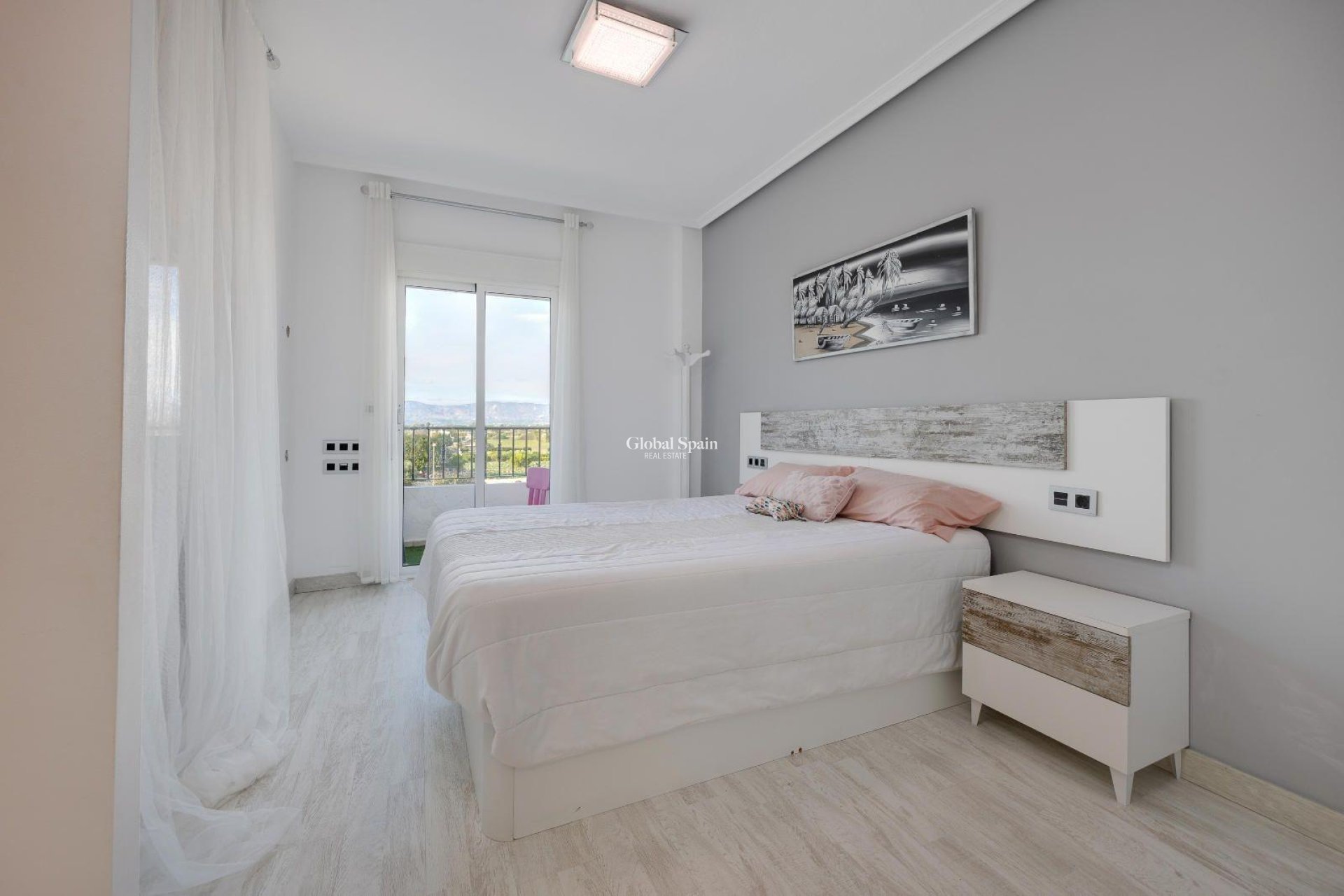 Wiederverkauf - PENTHOUSE -
ALMORADÍ - Parque De La U