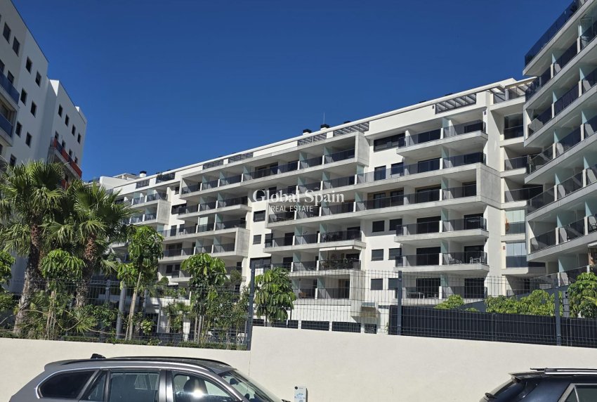Wiederverkauf - PENTHOUSE -
CAMPOAMOR - DEHESA DE CAMPOAMOR