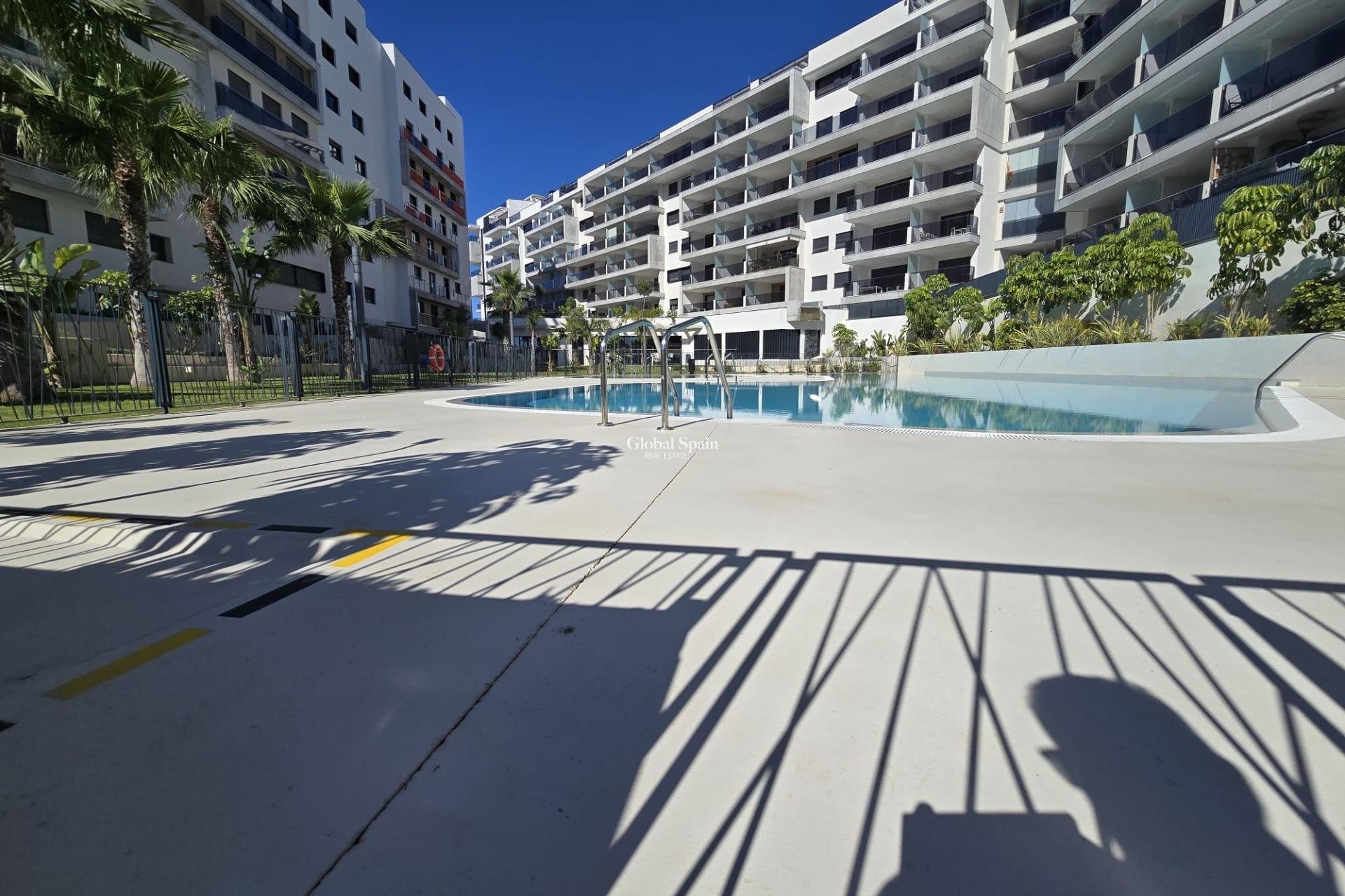 Wiederverkauf - PENTHOUSE -
CAMPOAMOR - DEHESA DE CAMPOAMOR