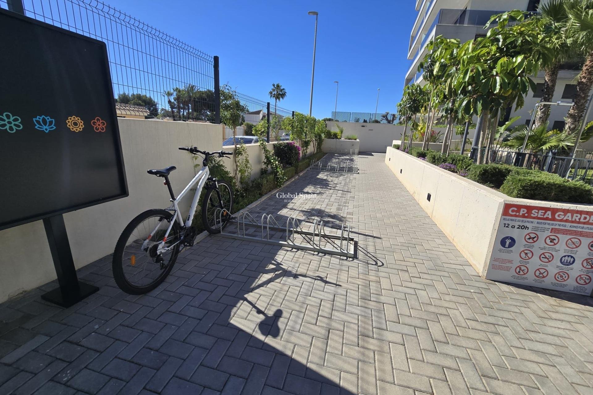 Wiederverkauf - PENTHOUSE -
CAMPOAMOR - DEHESA DE CAMPOAMOR