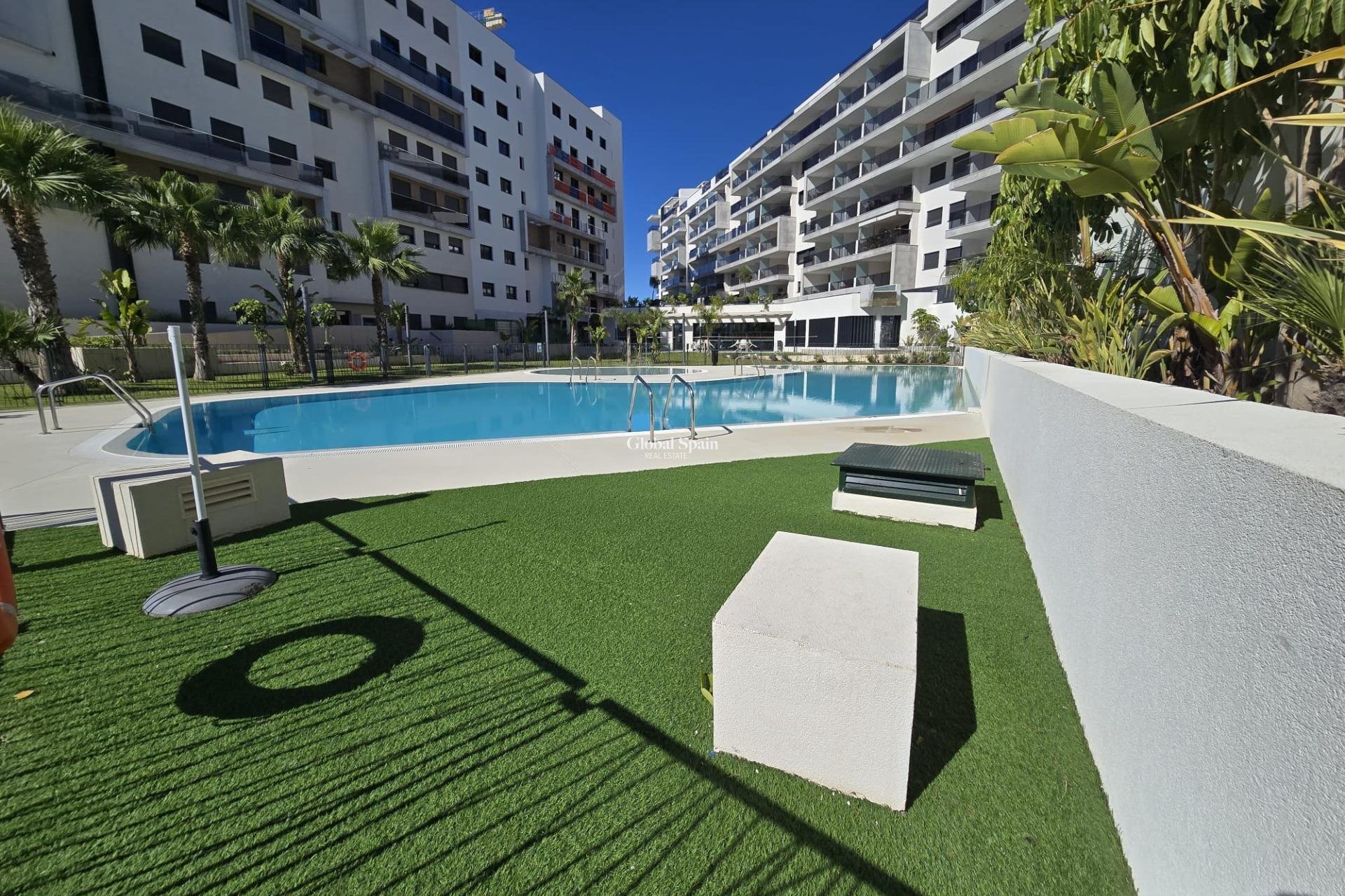 Wiederverkauf - PENTHOUSE -
CAMPOAMOR - DEHESA DE CAMPOAMOR