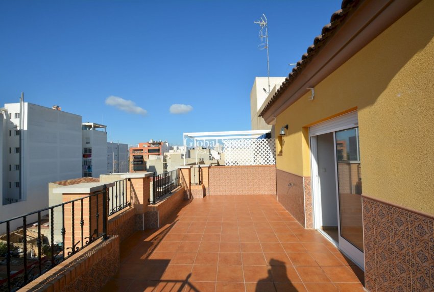 Wiederverkauf - PENTHOUSE -
GUARDAMAR DEL SEGURA - Costa Blanca