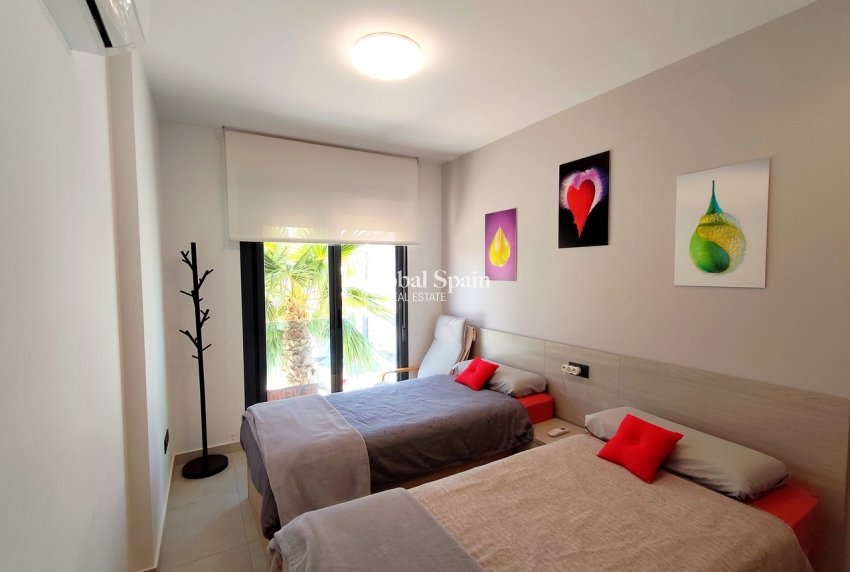 Wiederverkauf - PENTHOUSE -
GUARDAMAR DEL SEGURA - Costa Blanca
