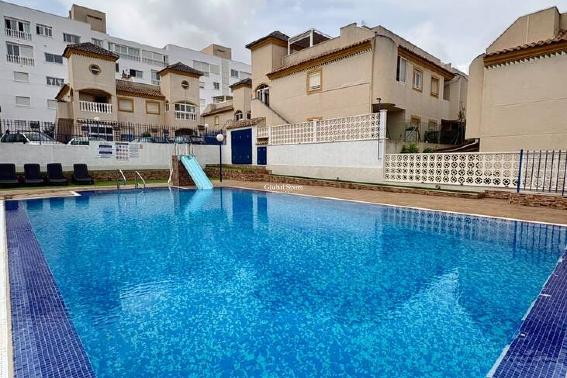 Wiederverkauf - PENTHOUSE -
GUARDAMAR DEL SEGURA - Costa Blanca