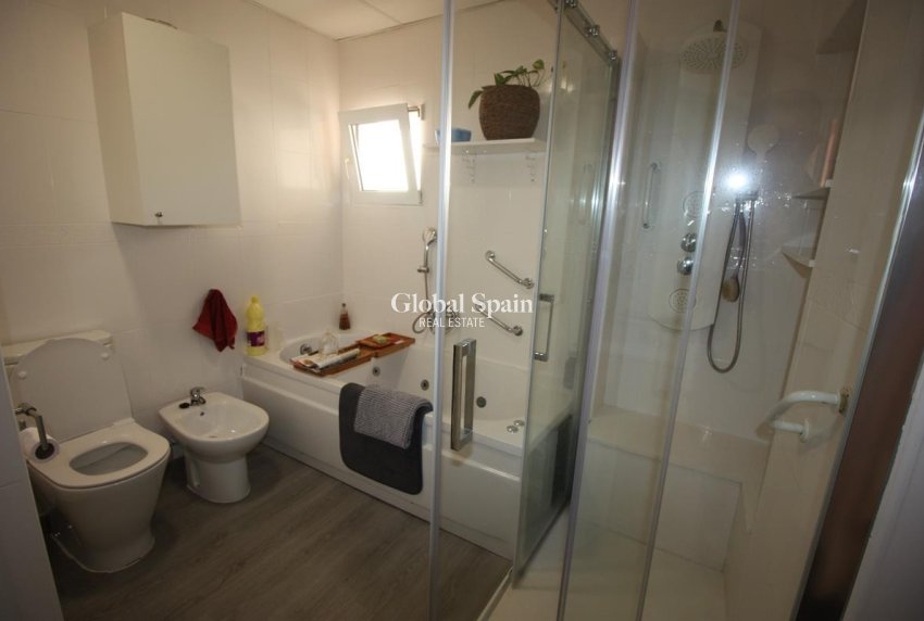 Wiederverkauf - PENTHOUSE -
GUARDAMAR DEL SEGURA - Costa Blanca