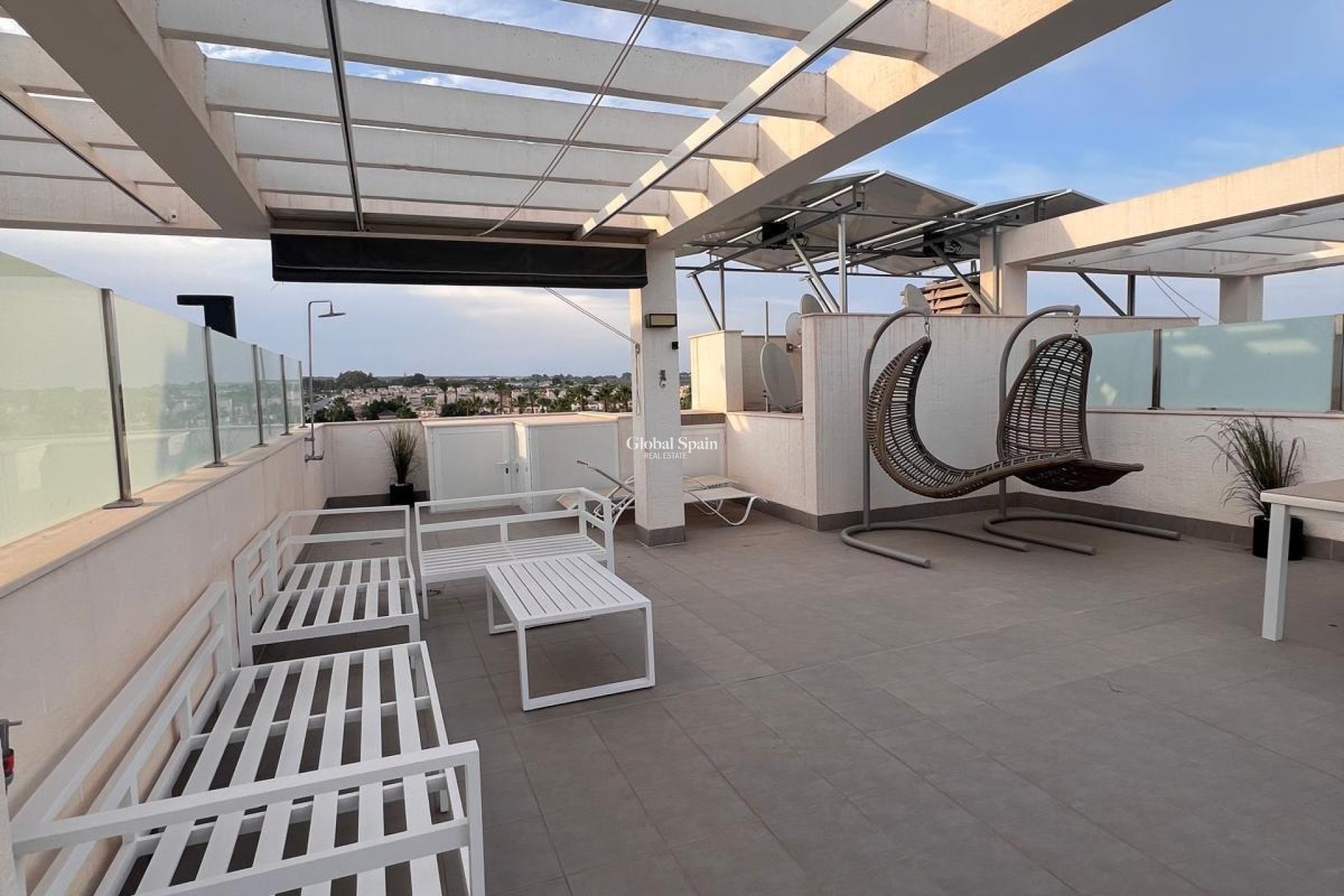 Wiederverkauf - PENTHOUSE -
GUARDAMAR DEL SEGURA - EL RASO