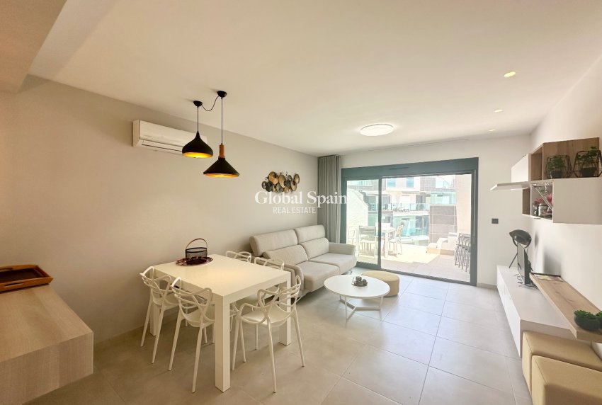 Wiederverkauf - PENTHOUSE -
GUARDAMAR DEL SEGURA - EL RASO