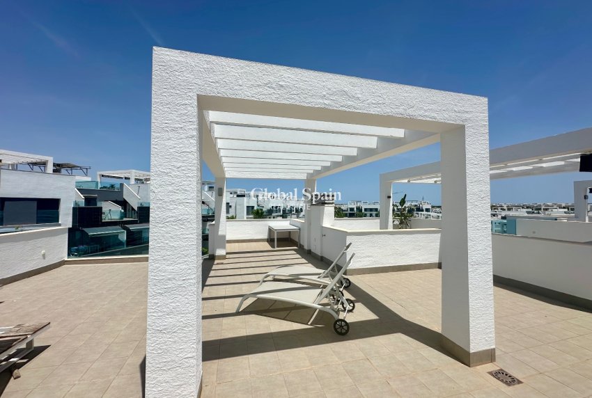 Wiederverkauf - PENTHOUSE -
GUARDAMAR DEL SEGURA - EL RASO
