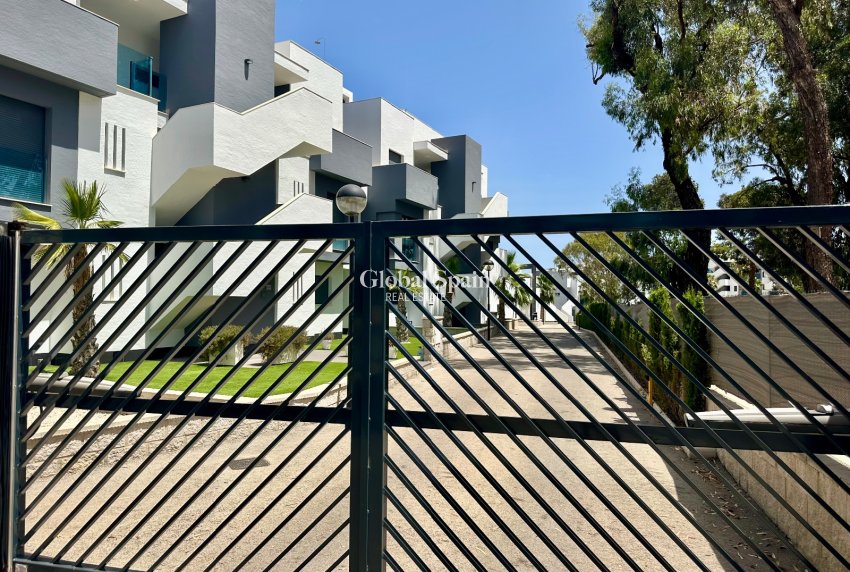 Wiederverkauf - PENTHOUSE -
GUARDAMAR DEL SEGURA - EL RASO