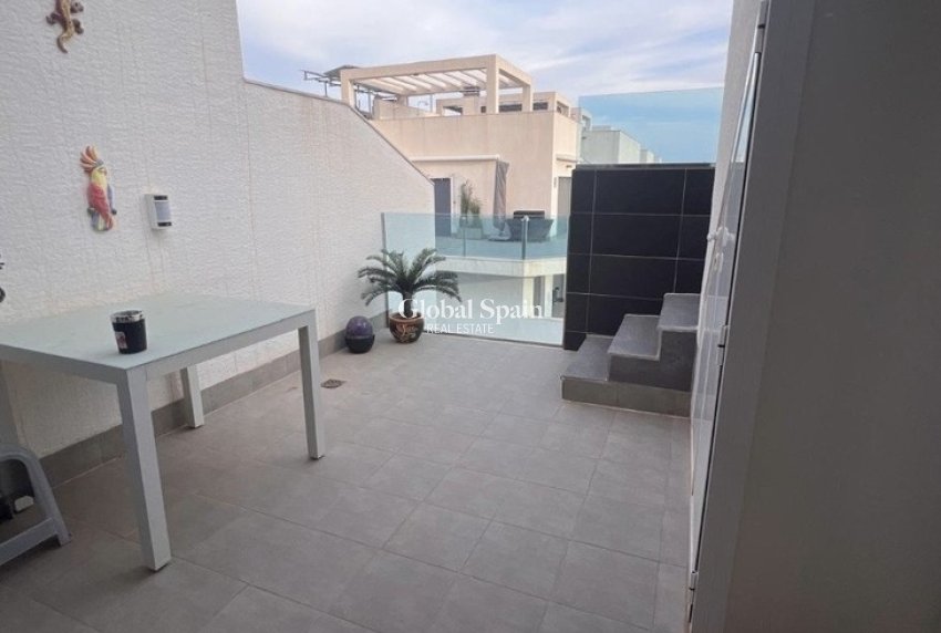 Wiederverkauf - PENTHOUSE -
GUARDAMAR DEL SEGURA - EL RASO