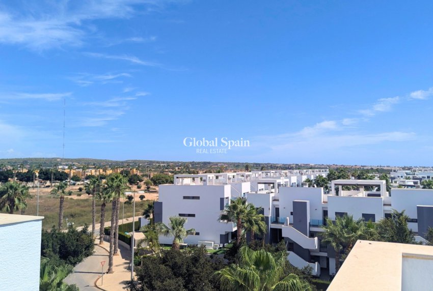 Wiederverkauf - PENTHOUSE -
GUARDAMAR DEL SEGURA - El Raso