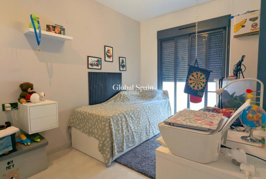 Wiederverkauf - PENTHOUSE -
GUARDAMAR DEL SEGURA - El Raso