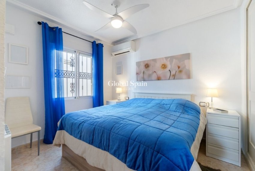 Wiederverkauf - Penthouse im Quad House -
ORIHUELA COSTA - Serena 5