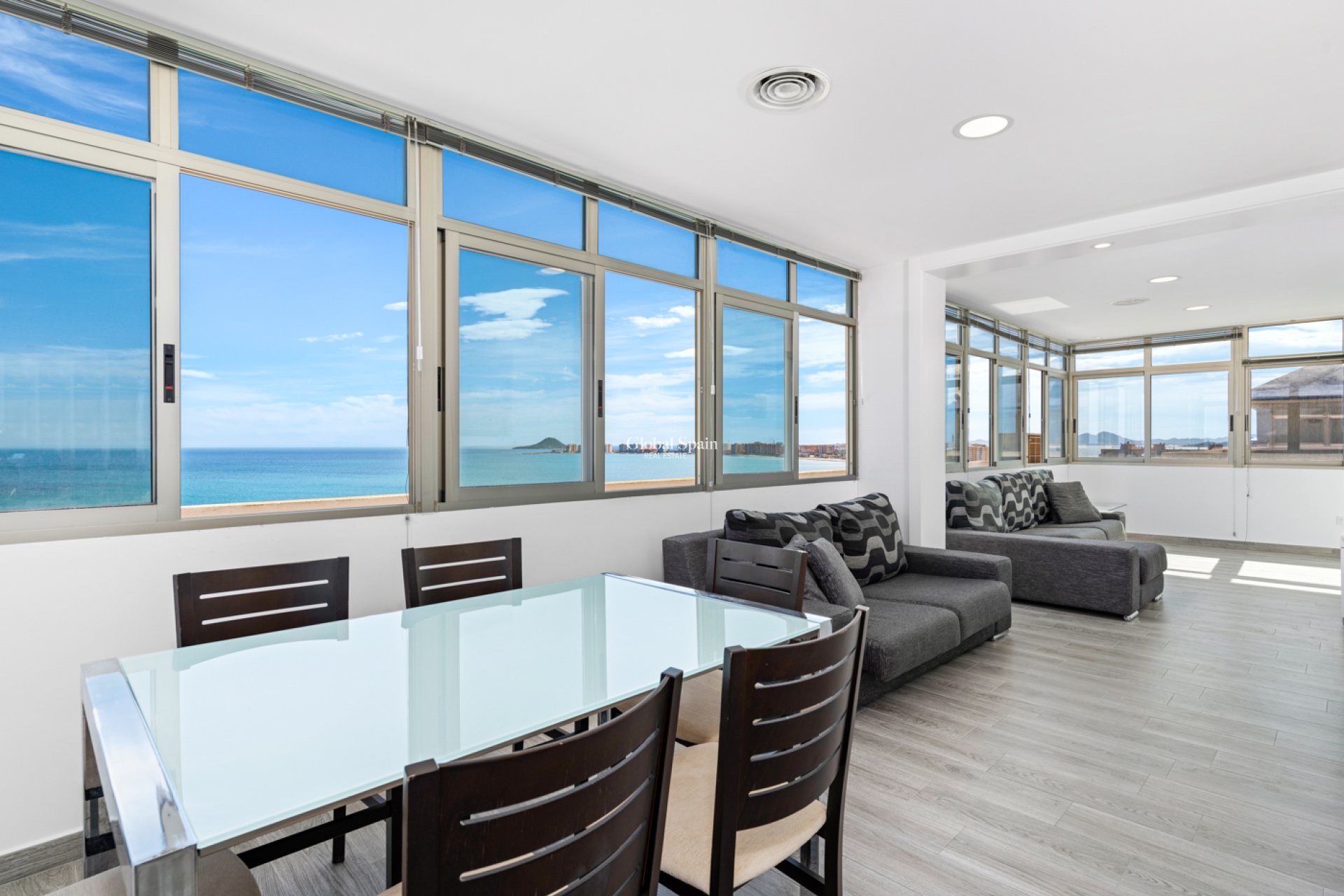 Wiederverkauf - PENTHOUSE -
LA MANGA DEL MAR MENOR