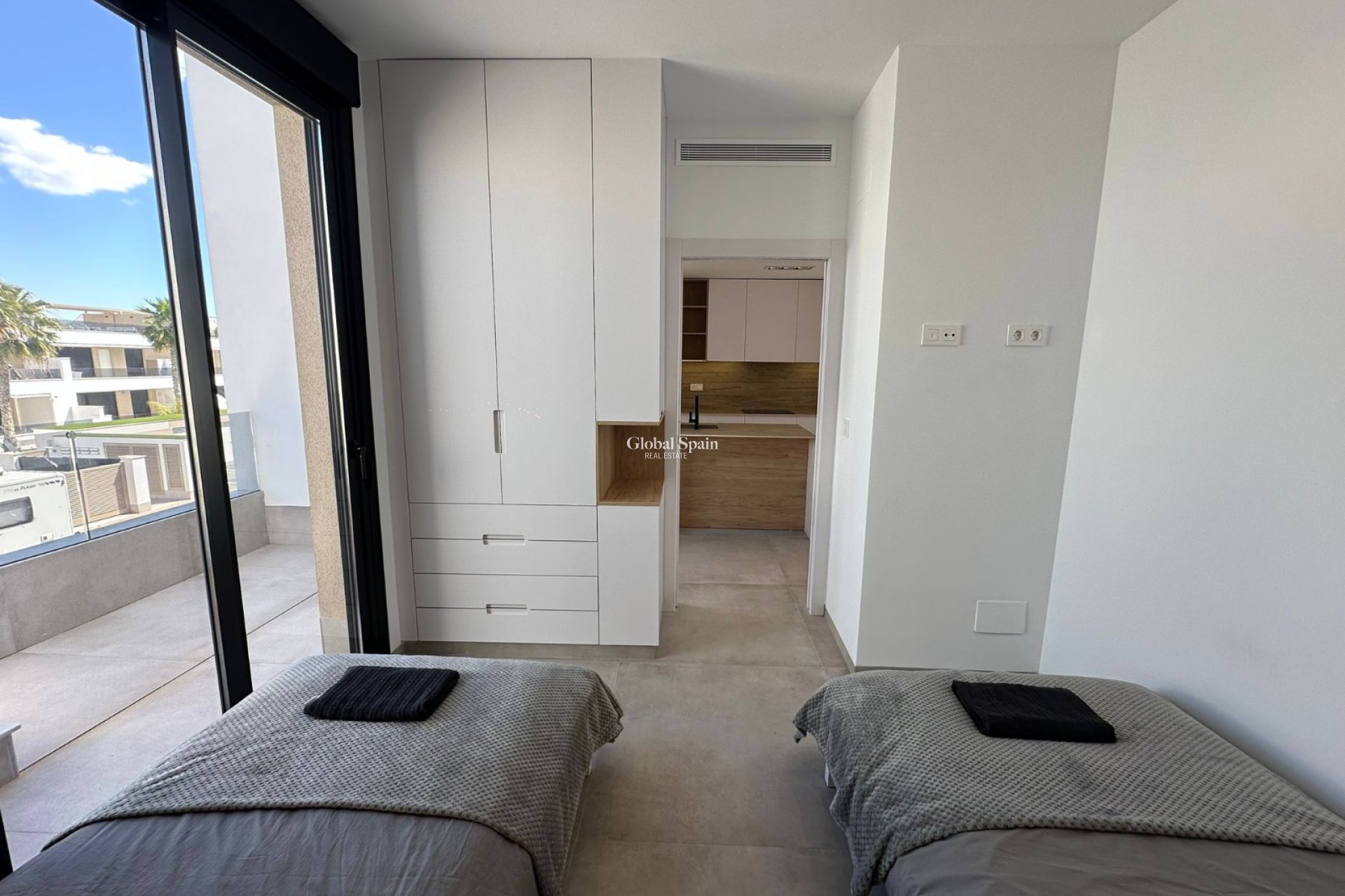 Wiederverkauf - PENTHOUSE -
LO PAGÁN