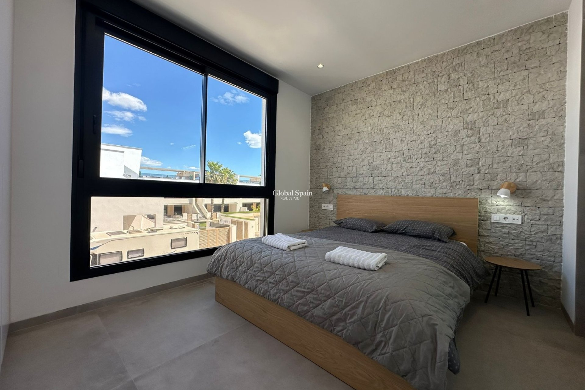 Wiederverkauf - PENTHOUSE -
LO PAGÁN