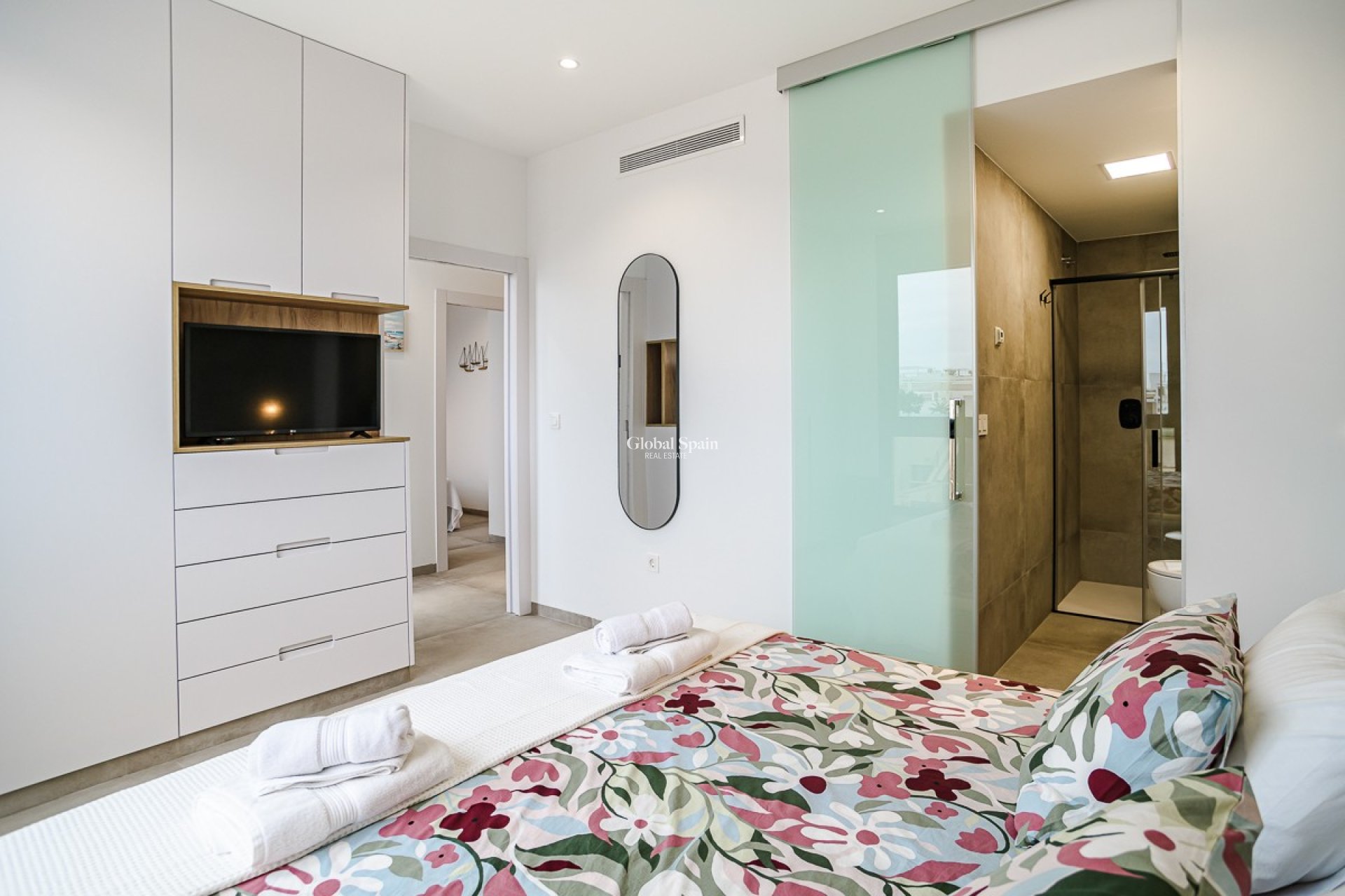 Wiederverkauf - PENTHOUSE -
LO PAGÁN