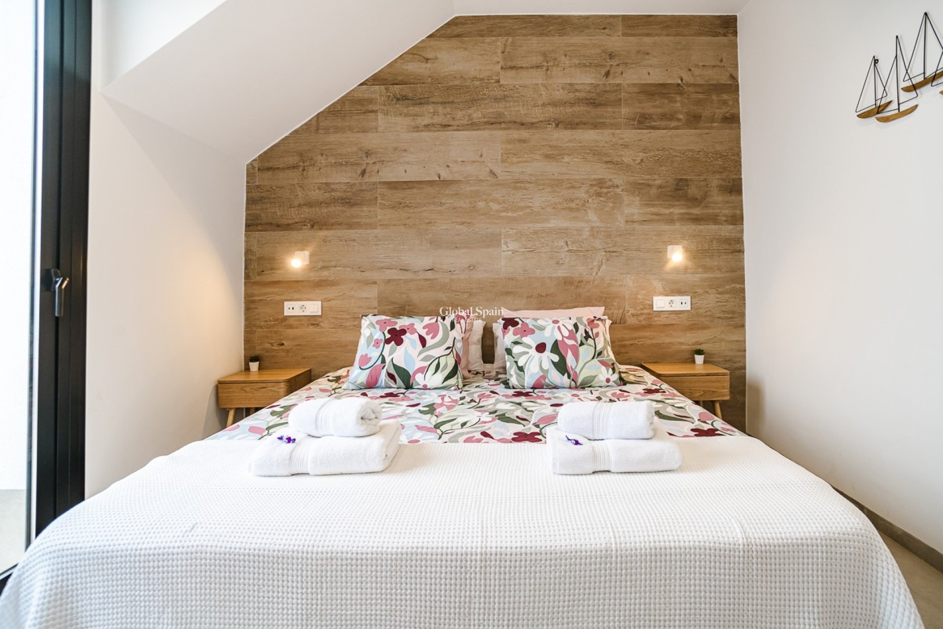 Wiederverkauf - PENTHOUSE -
LO PAGÁN