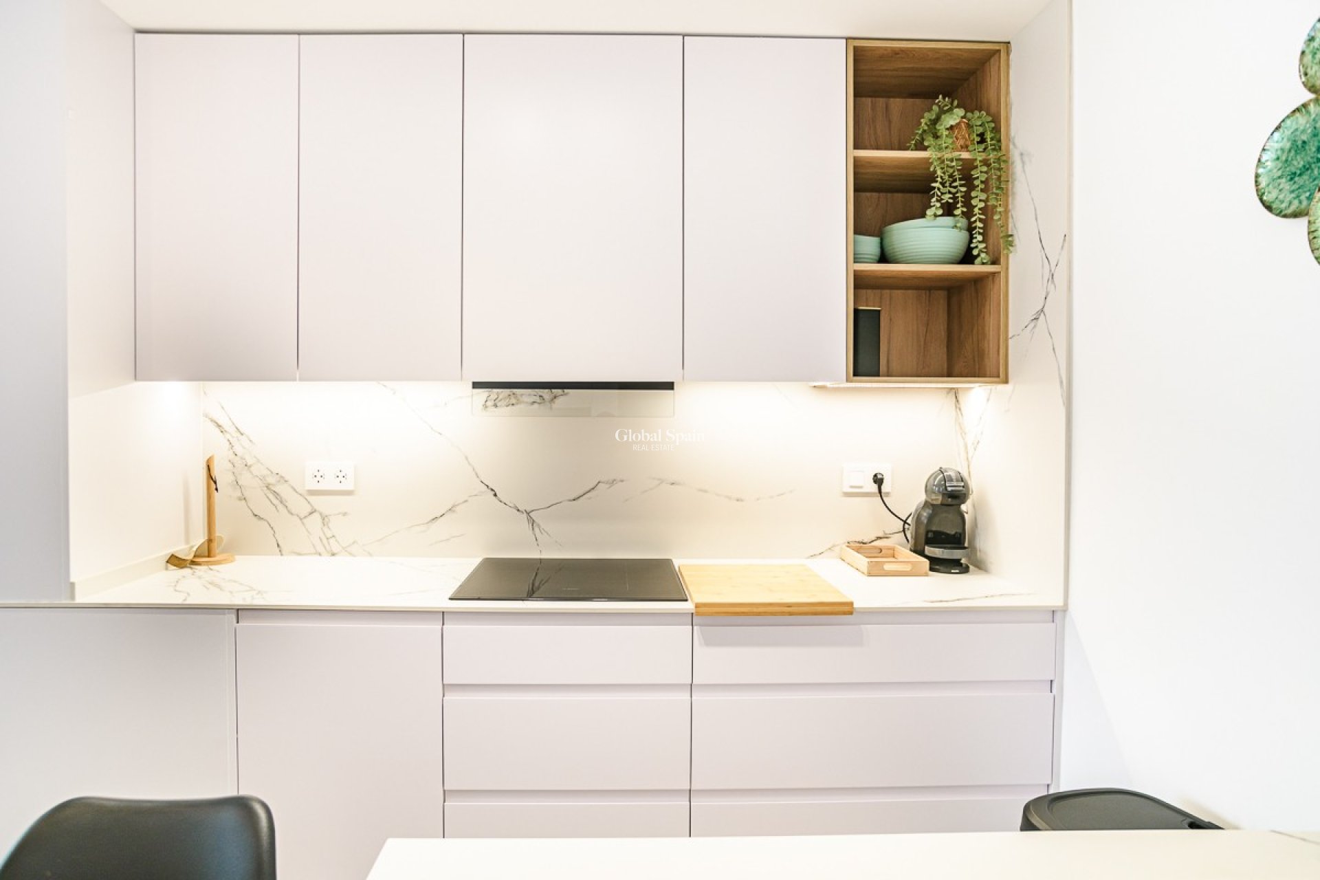 Wiederverkauf - PENTHOUSE -
LO PAGÁN