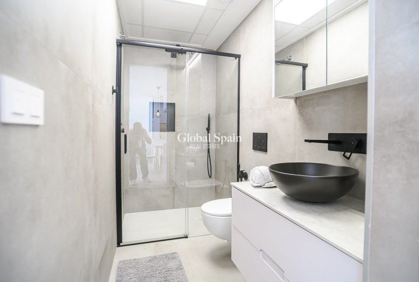 Wiederverkauf - PENTHOUSE -
LO PAGÁN