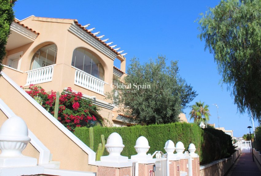 Wiederverkauf - PENTHOUSE -
ORIHUELA COSTA - Costa Blanca