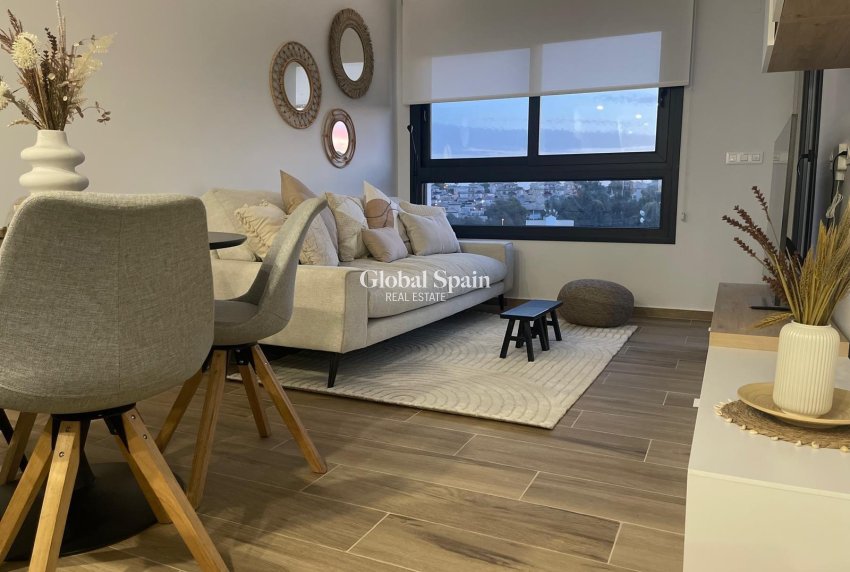 Wiederverkauf - PENTHOUSE -
ORIHUELA COSTA - Las Filipinas