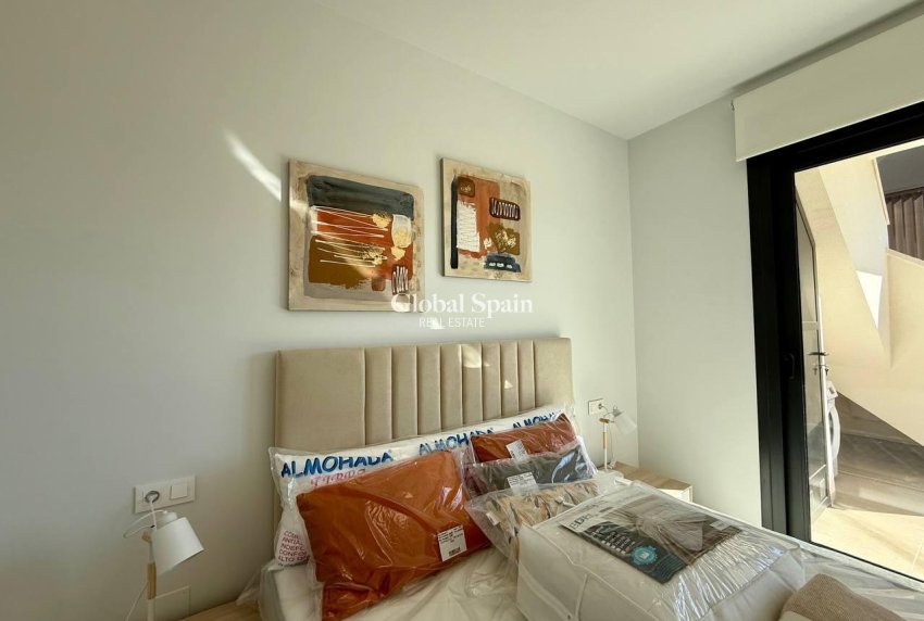 Wiederverkauf - PENTHOUSE -
ORIHUELA COSTA - PAU 8