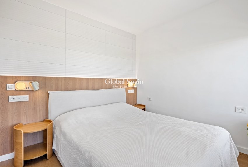 Wiederverkauf - PENTHOUSE -
ORIHUELA COSTA - Punta Prima