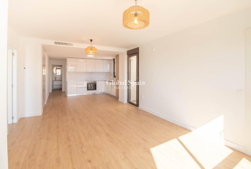 Wiederverkauf - PENTHOUSE -
ORIHUELA COSTA - VILLAMARTÍN