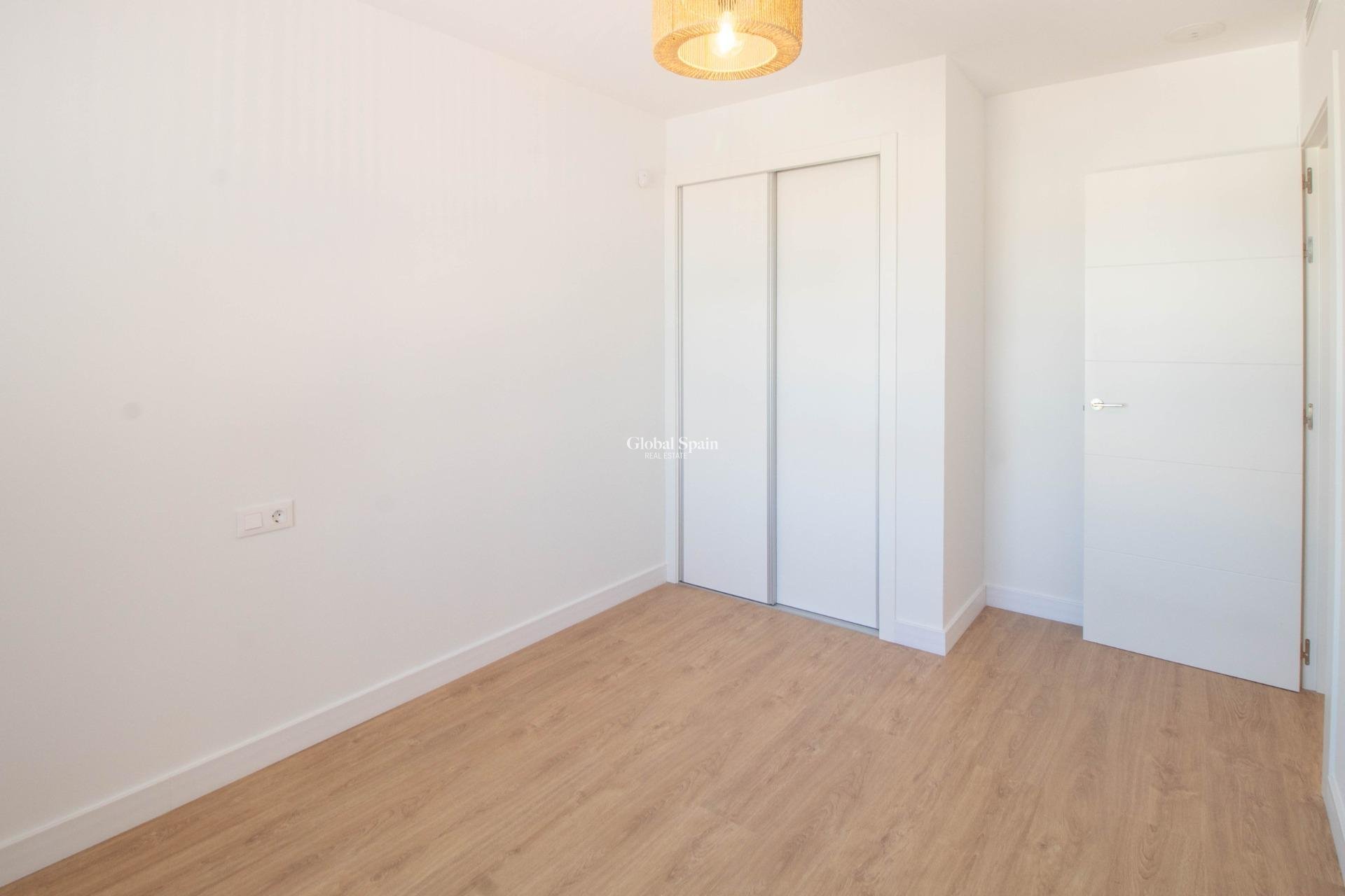 Wiederverkauf - PENTHOUSE -
ORIHUELA COSTA - VILLAMARTÍN