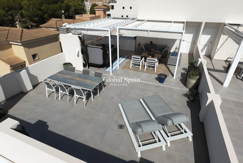 Wiederverkauf - PENTHOUSE -
ORIHUELA COSTA - VILLAMARTÍN