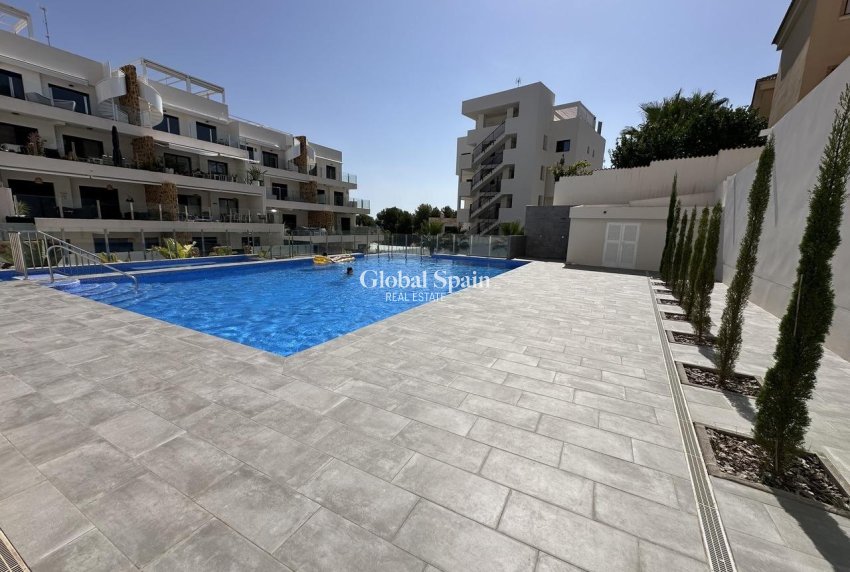 Wiederverkauf - PENTHOUSE -
ORIHUELA COSTA - VILLAMARTÍN