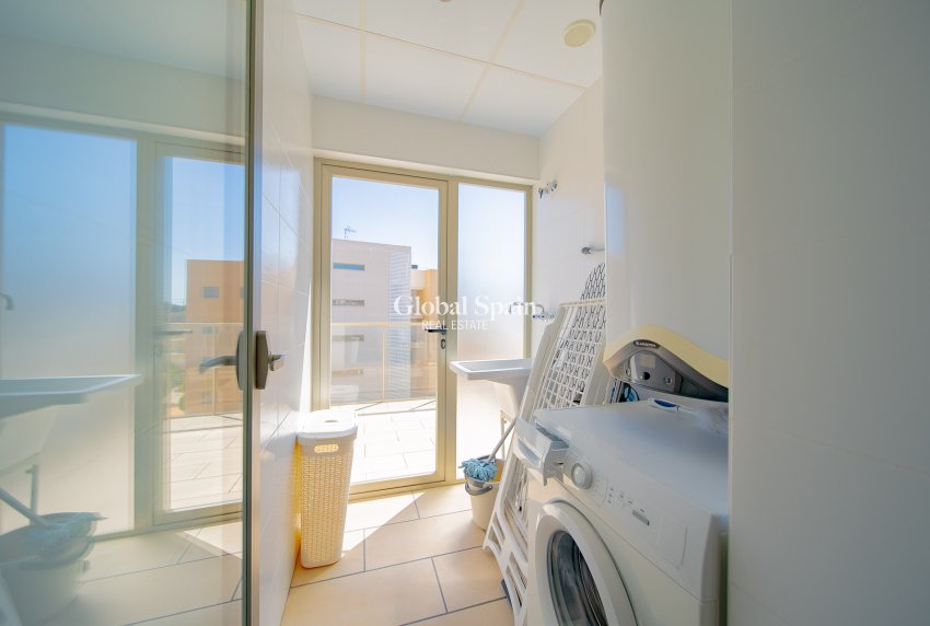 Wiederverkauf - PENTHOUSE -
ORIHUELA COSTA - VILLAMARTÍN