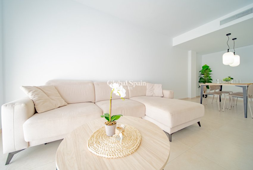 Wiederverkauf - PENTHOUSE -
ORIHUELA COSTA - VILLAMARTÍN