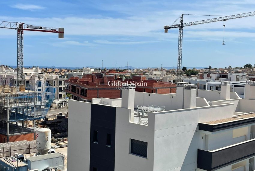 Wiederverkauf - PENTHOUSE -
ORIHUELA COSTA - VILLAMARTÍN
