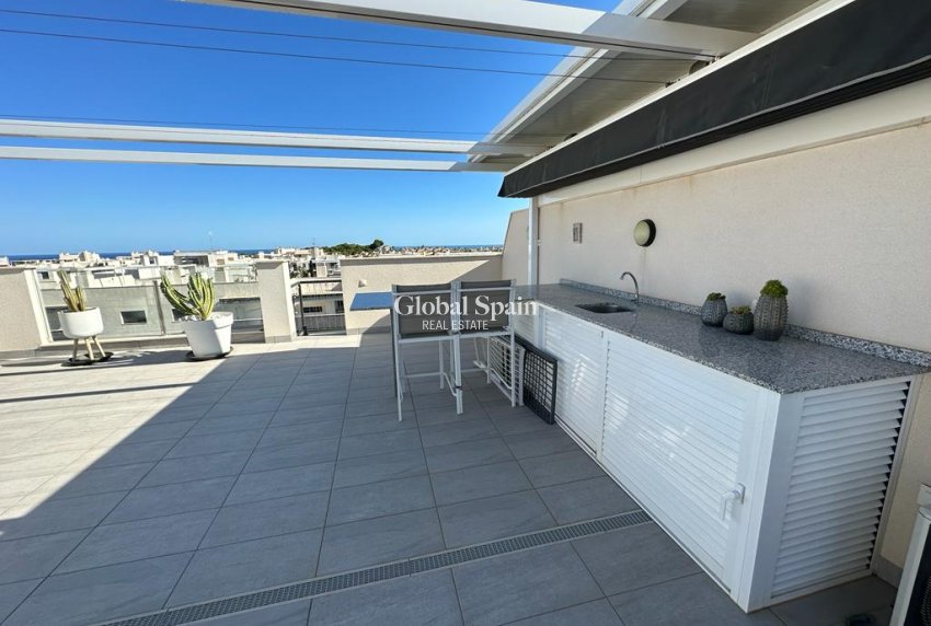 Wiederverkauf - PENTHOUSE -
ORIHUELA COSTA - VILLAMARTÍN