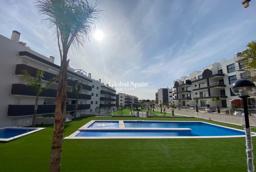 Wiederverkauf - PENTHOUSE -
ORIHUELA COSTA - VILLAMARTÍN